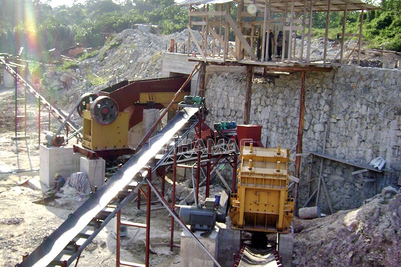 tracked concrete placing boom