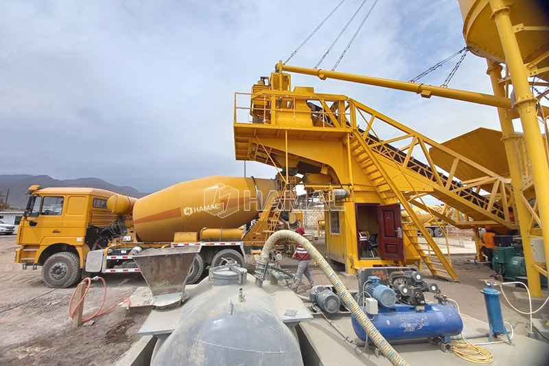 YHZS35 Mobile Concrete Batching Plant Works In Arequipa, Peru photo