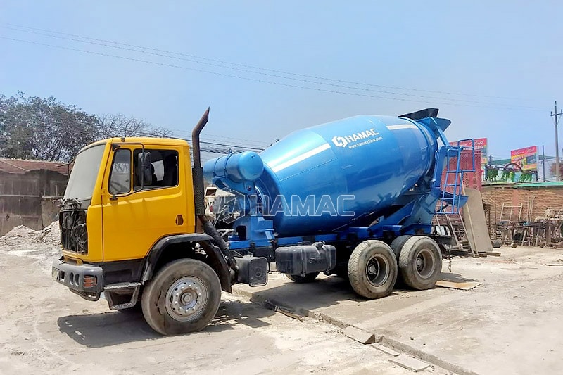 8m 3 concrete mixer truck in Lima, Peru photo