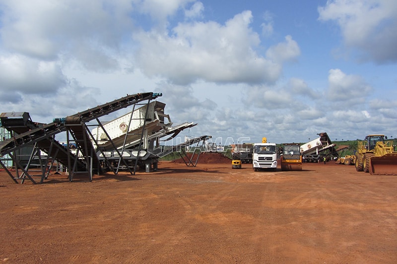 200tph mobile crushing and screening plant in Guinea photo