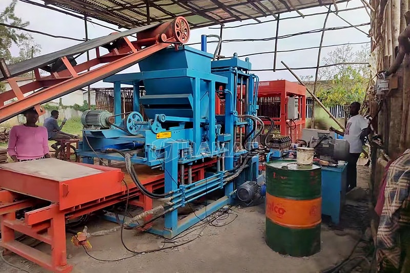 QT5-20 concrete brick machine works in Ethiopia photo