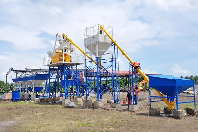 Hoisting Hopper Type Concrete Batching Plant photo