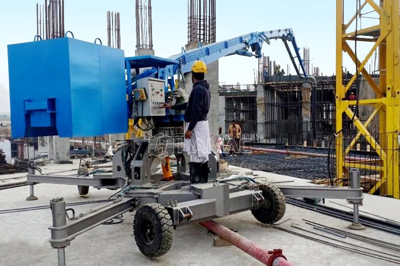 Concrete placing boom photo