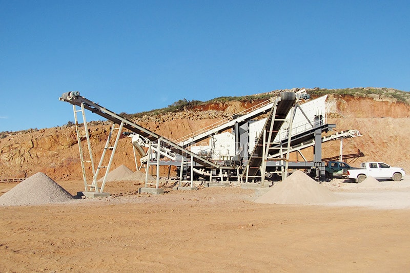 Diesel concrete mixer works together with trailer concrete pump