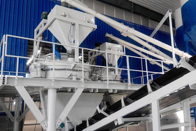 tracked concrete placing boom