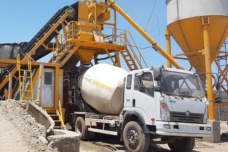 Daily use and maintenance of skid steer loaders