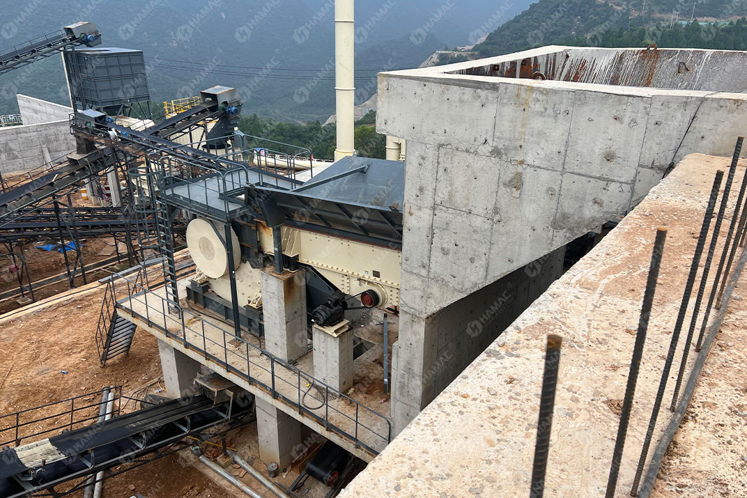 Pelles hydrauliques au Costa Rica