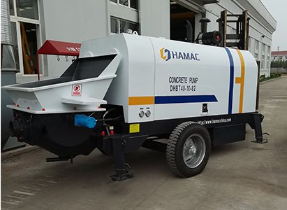 Pluma de colocación de concreto sobre orugas