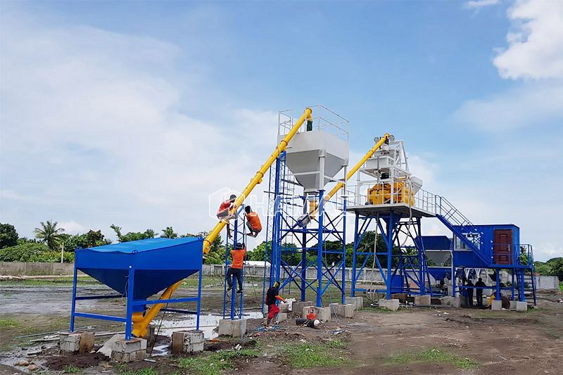 tracked concrete placing boom