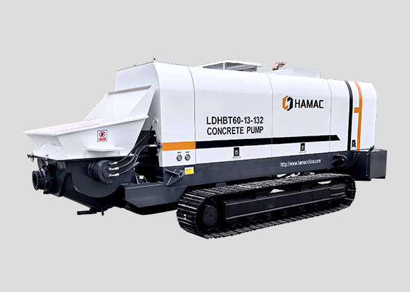 One piece frame self loading concrete mixers HMC350 working in MACHALA, ECUADOR