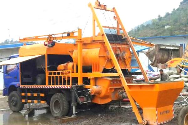 Concrete line pump photo