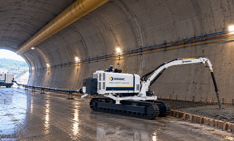 Crawler Hydraulic Concrete Placing Boom photo