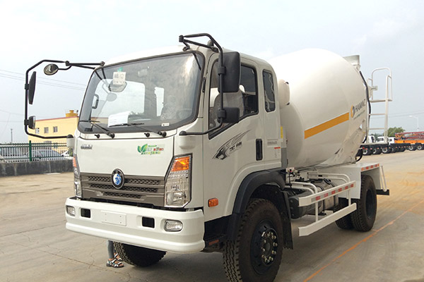 Самозагружающийся бетоносмеситель HMC150