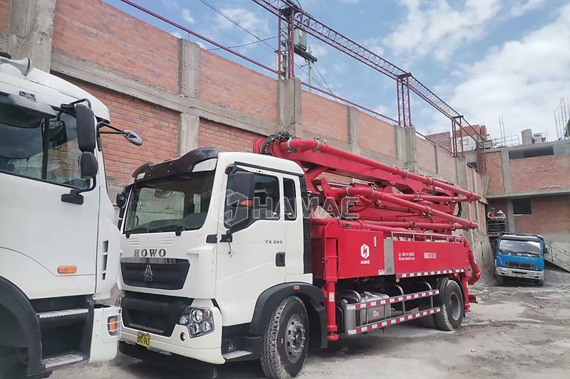 Bétonnière autochargeuse HMC150 à Oman
