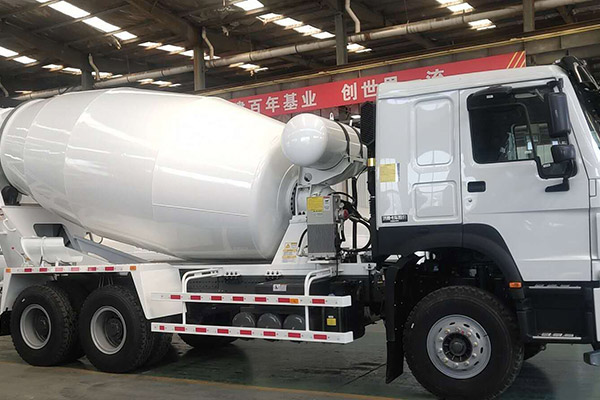 12cbm Concrete Mixing Truck photo