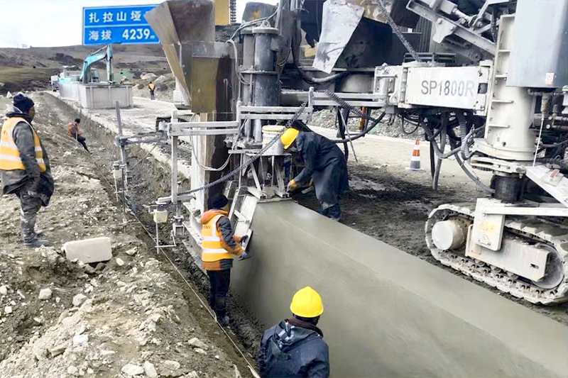 HAMAC Succeeds de pelle hydraulique de chinois en Afrique