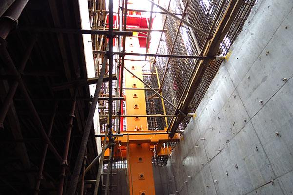 crawler spider concrete placing boom
