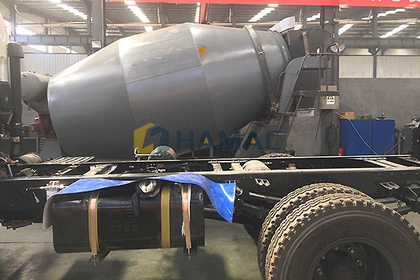 tracked concrete placing boom
