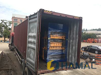 tracked concrete placing boom