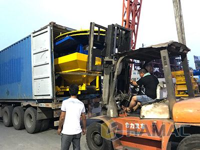 tracked concrete placing boom