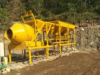 pump boom photo