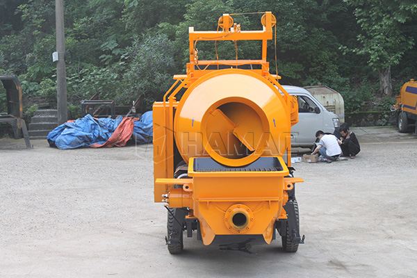 Bétonnière 15M3 et machine de pompage au Cameroun