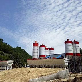 Bomba de concreto com motor a a diesel DHBT60 em Timor-Leste