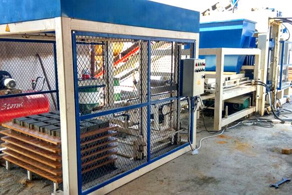 QT8-15 Automatic Block Making Plant photo