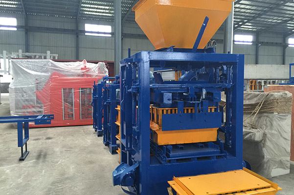 QT4-20 Block Making Machine photo
