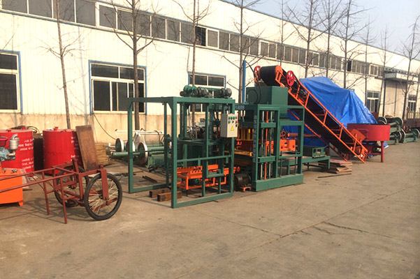 QT4-20 Block Making Machine photo