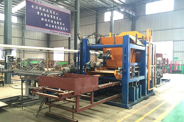 QT5-20 Block Making Machine photo