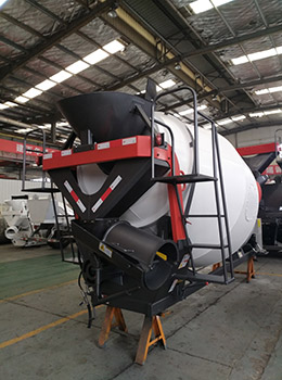 mobile crushing and screening plant