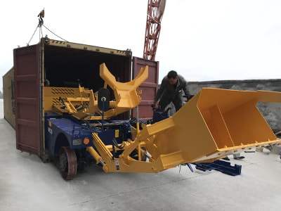 Two units of self loading concrete mixer are delivered to Africa. photo