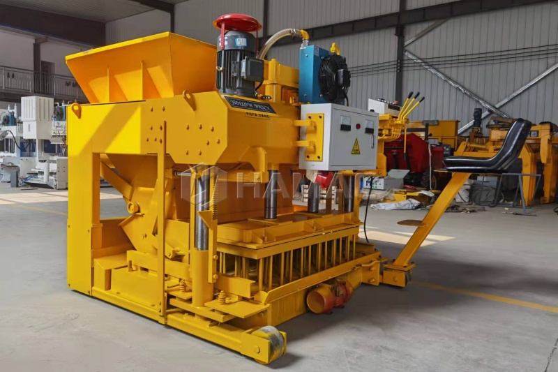 Concrete Block Making Plant photo
