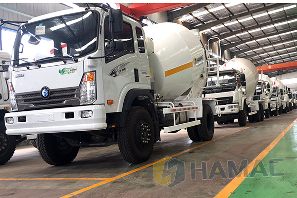 Mạng nhện cần phân phối bê tông bánh xích