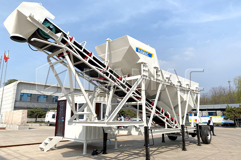tracked concrete placing boom