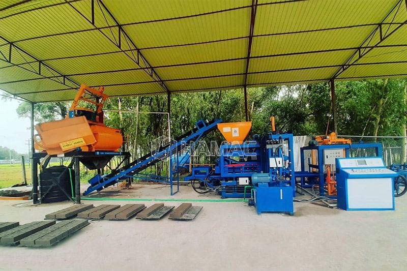 DHBT15 concrete mixer pump works in Myanmar