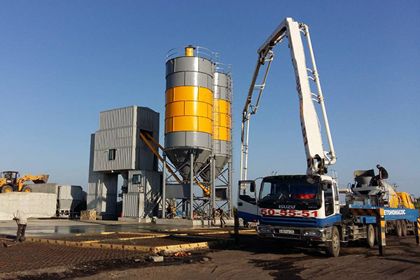 Container type concrete batching plant photo
