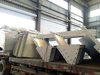 Two units of 700t cement silo are assembled in Mongolia
