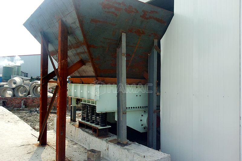 crawler spider concrete placing boom